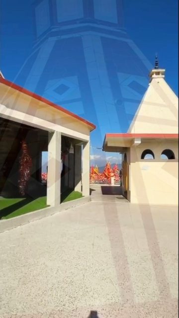 “मां चंद्रबदनी के दरबार में मिला अद्भुत सुकून ✨🙏
.
.
.
#ChandrabaniMata #ChandrabaniMandir #MandirVisit #देवताभूमि #उत्तराखंड #Traveldiaries #TempleTrip #जयमां #UttarakhandTourism #PeacefulPlace